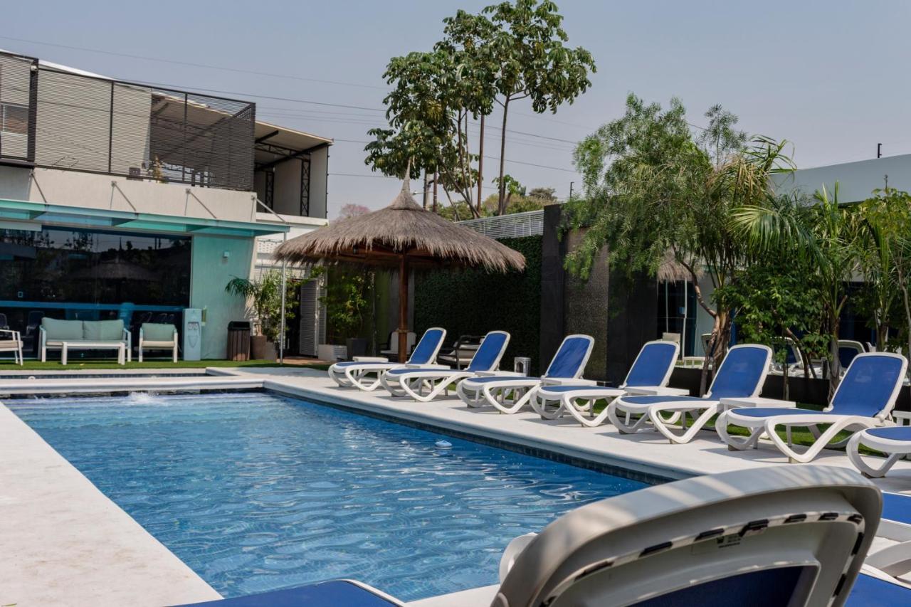 Hotel Los Alpes Cipreses Asuncion Exteriör bild