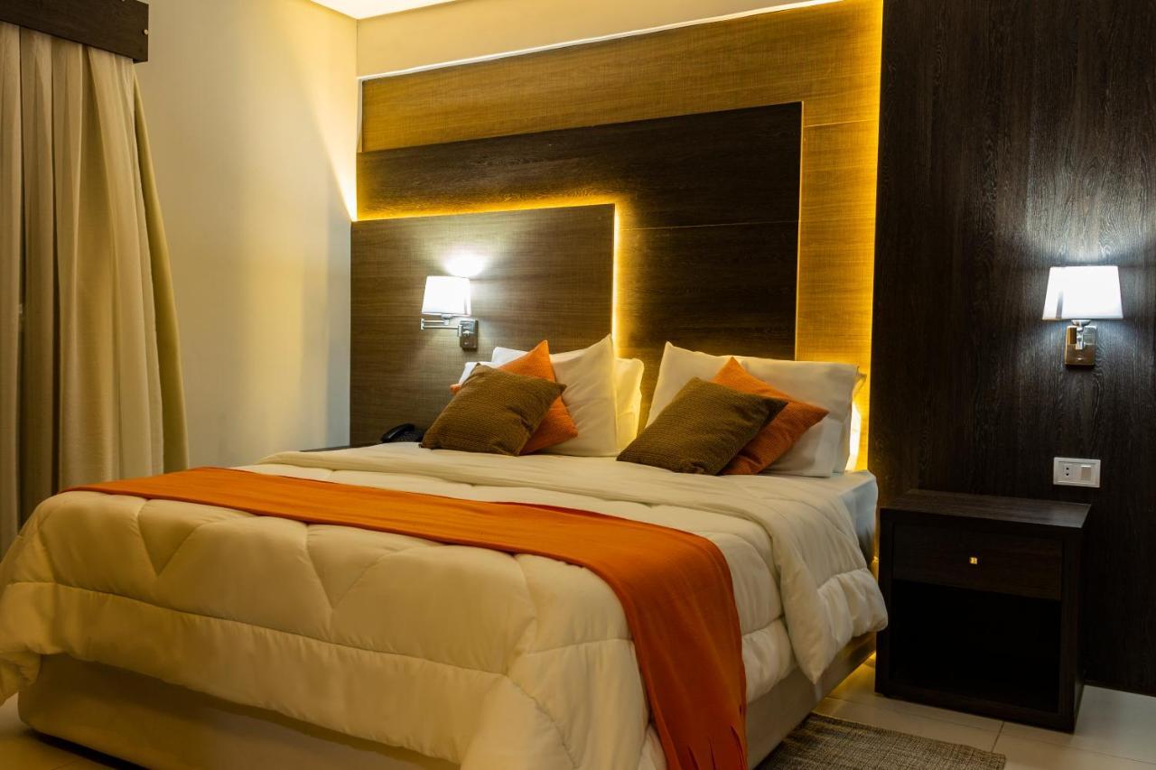 Hotel Los Alpes Cipreses Asuncion Exteriör bild
